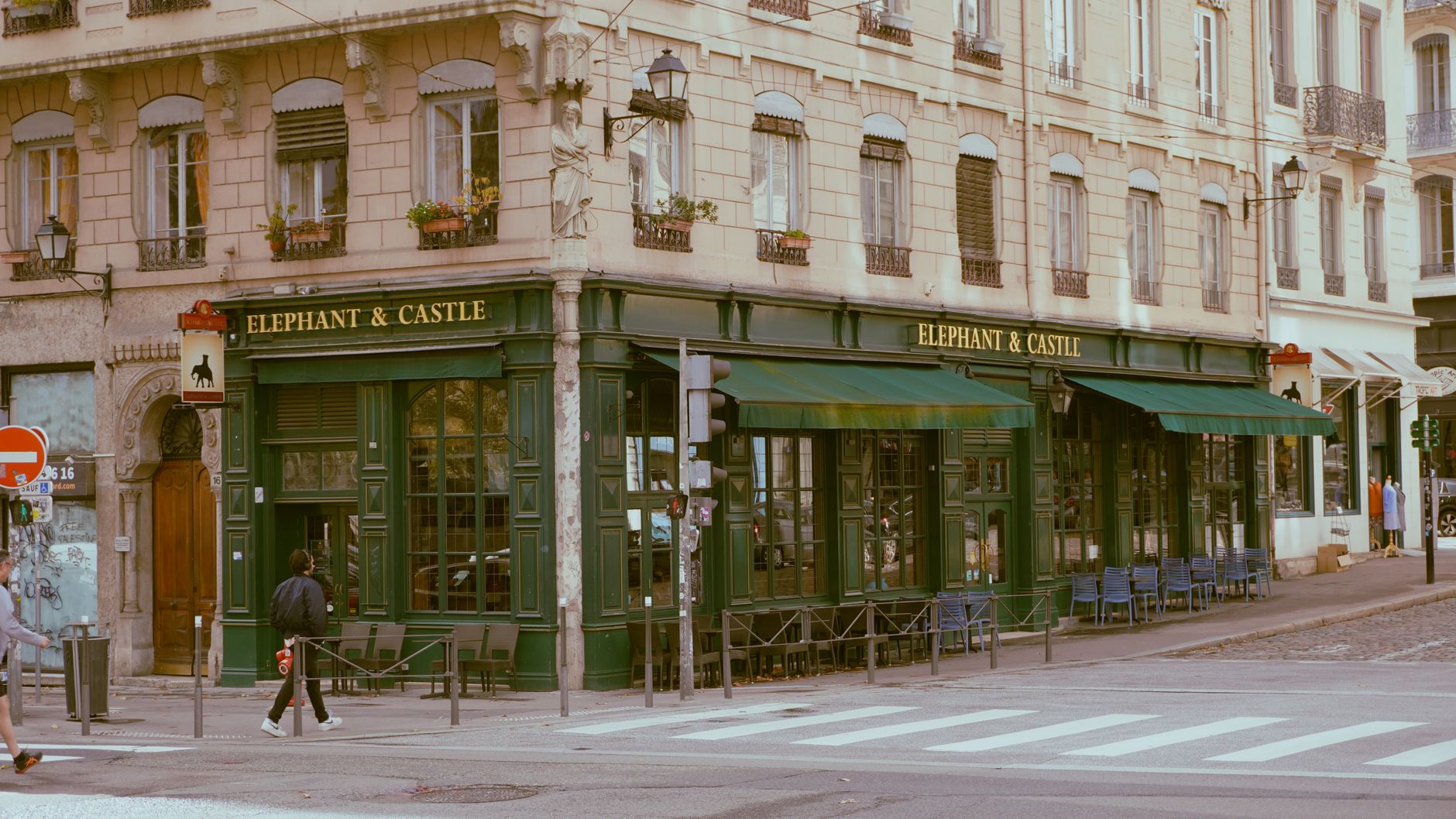 Restaurants insolites à Lyon : le vrai visage de la curiosité gastronomique — expérience culinaire restaurants uniques Lyon