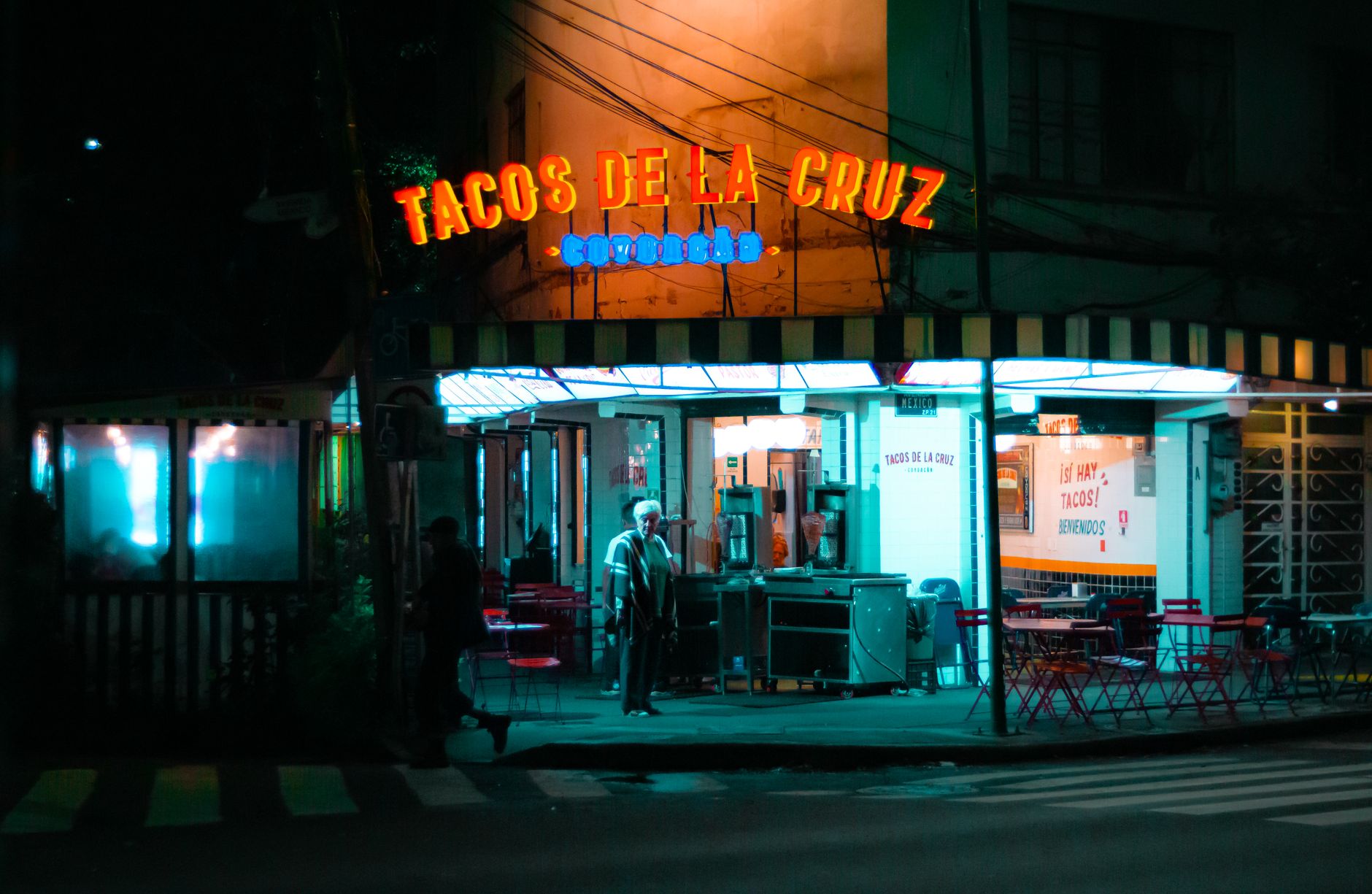 O'Tacos Quimper : une adresse qui bouscule les codes du centre-ville — restaurant de tacos menu coloré