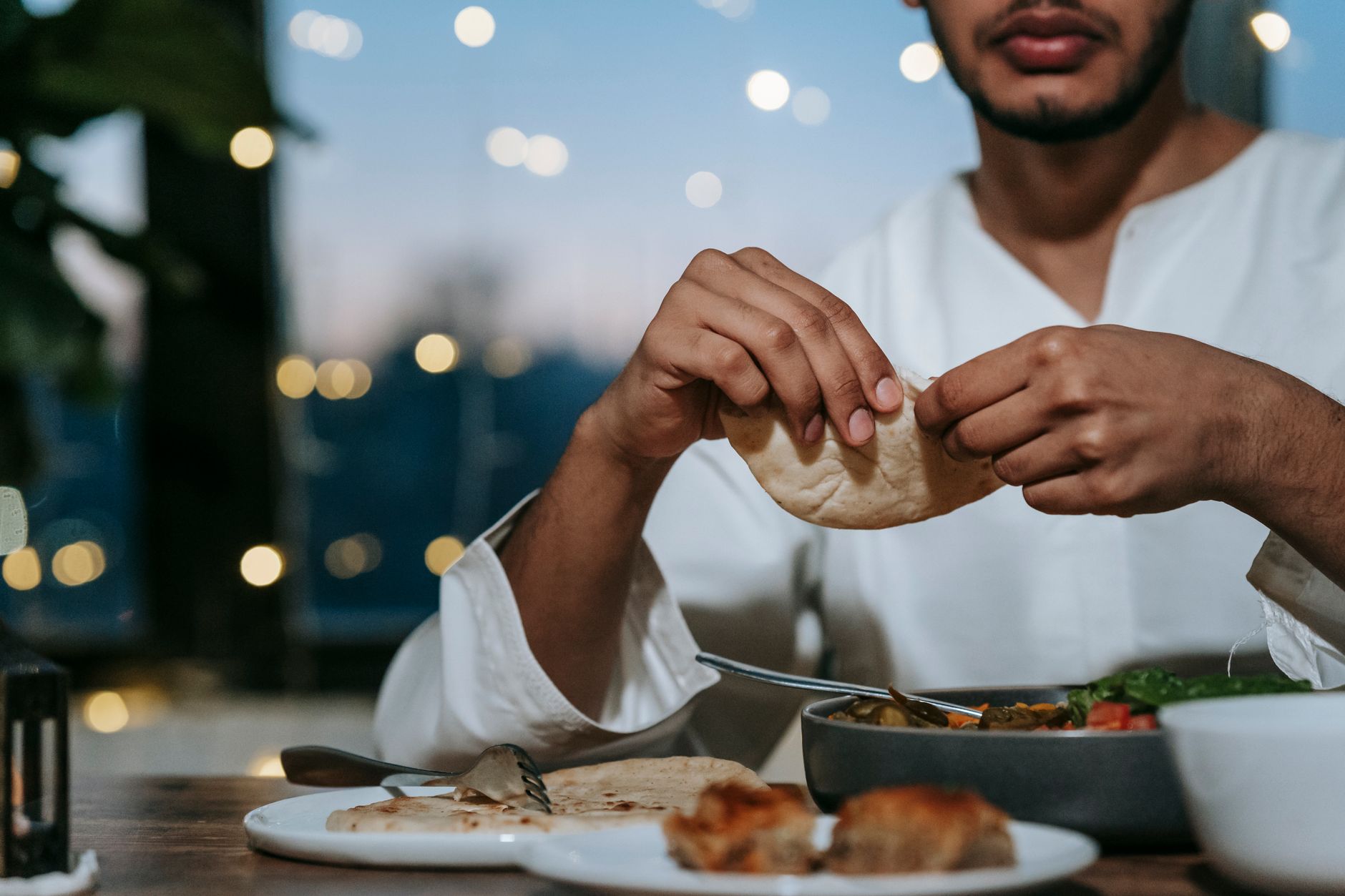 Restaurants halal à Bezons et Argenteuil : une mosaïque d’adresses familiales et contemporaines — intérieur restaurant halal