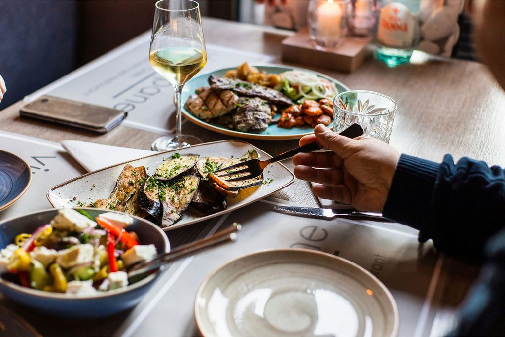 Bon cadeau restaurant à Nantes : comment choisir une expérience qui fait plaisir ?